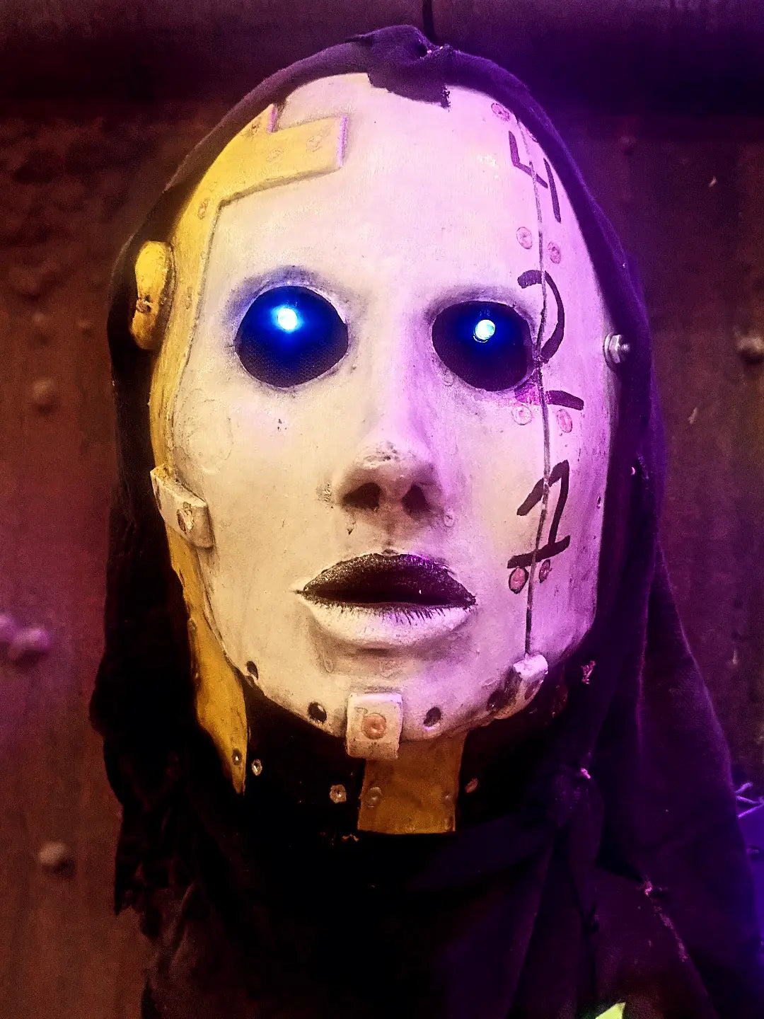 Post-human hooded half mask